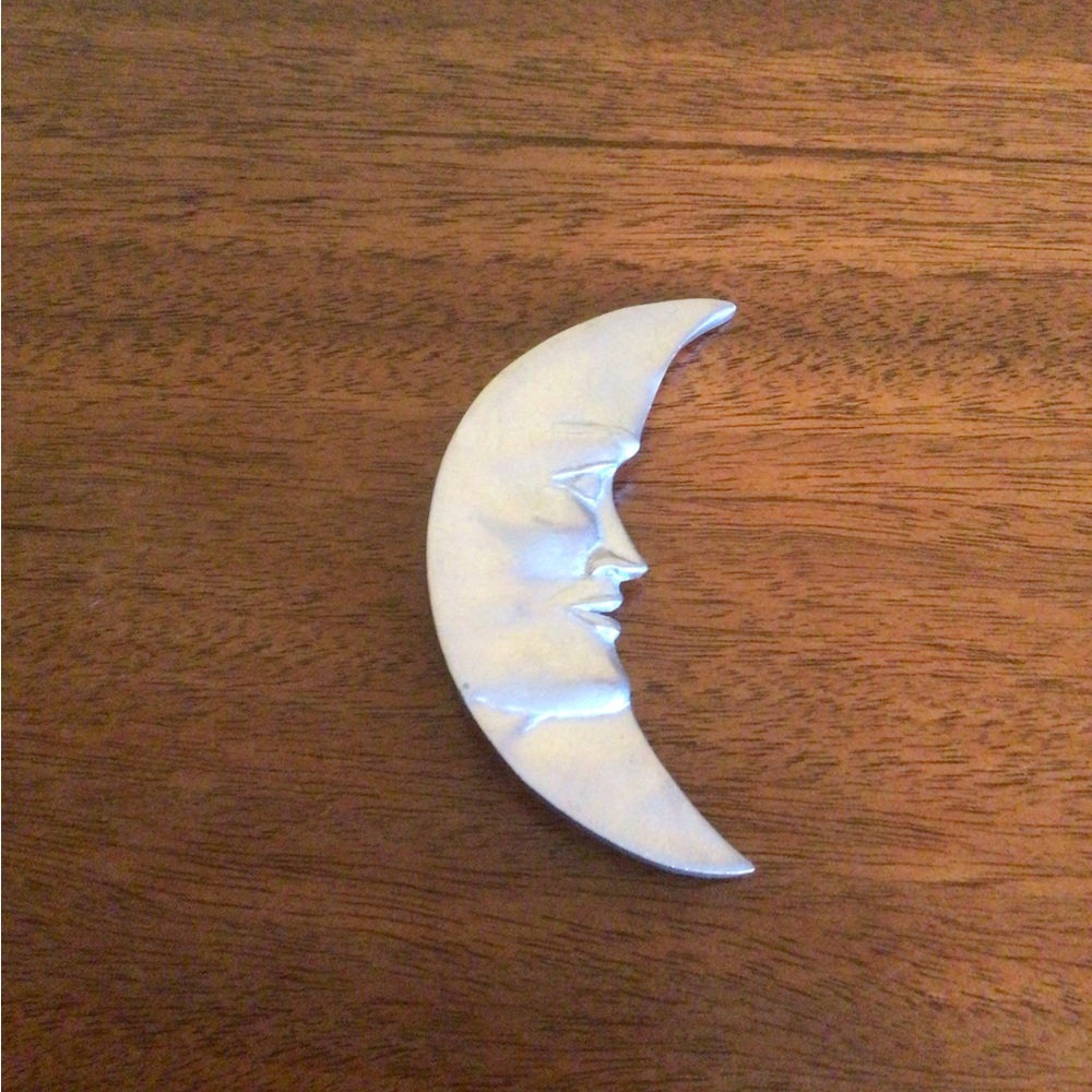 Moon Face Brooch - Picture 3 of 3